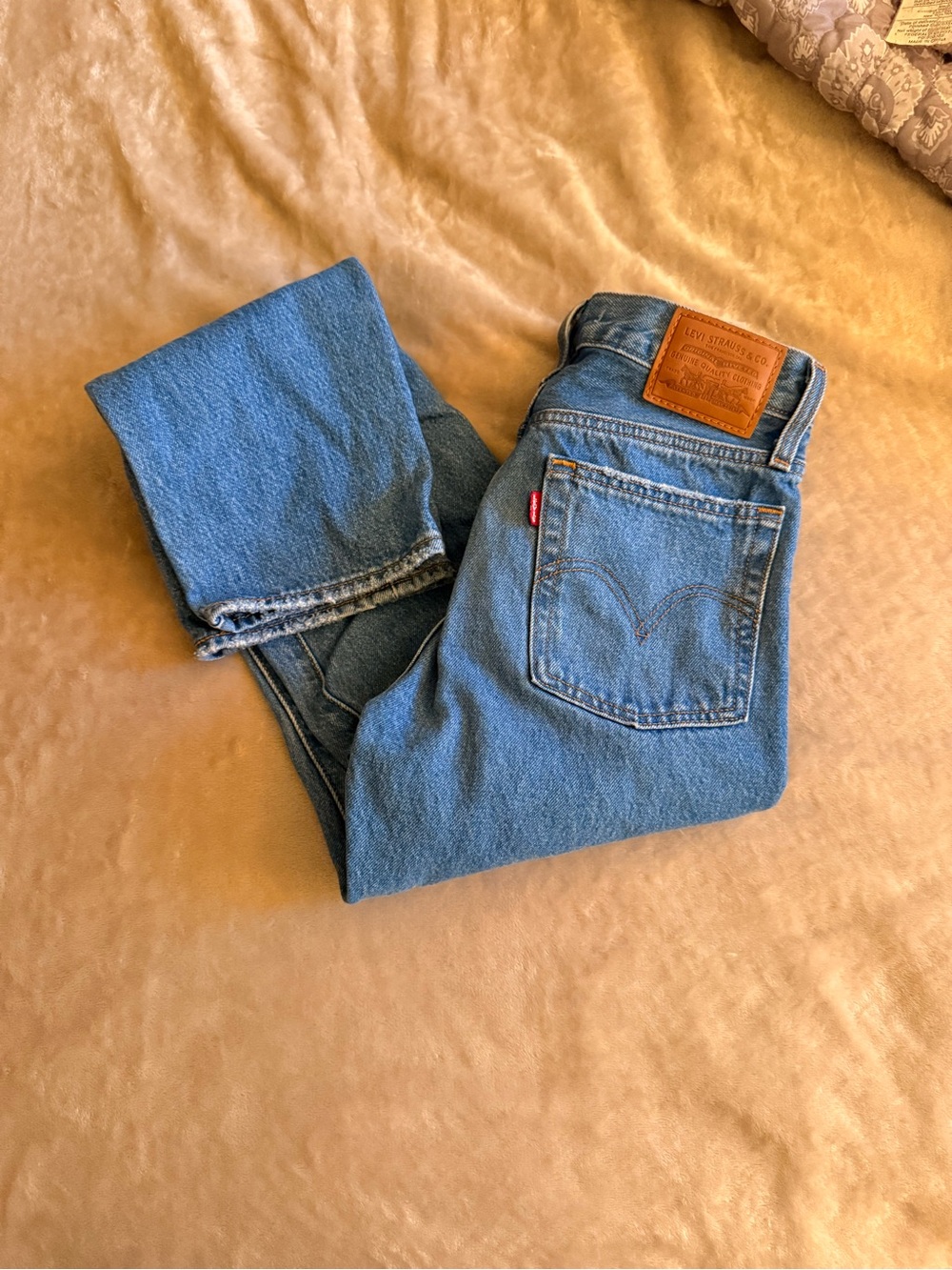 Levi's Women's Light Blue Straight-Leg Jeans